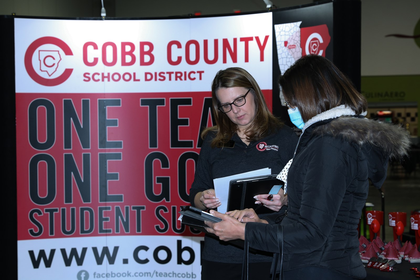 Cobb%20Schools%20Recruitment%20Team%20meets%20with%20candidates%20at%20a%20metro%20Atlanta%20job%20fair-11.jpg