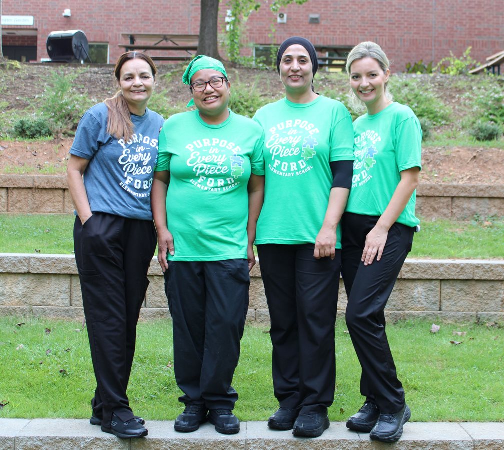 cafe-staff.dbd40a135148.jpg