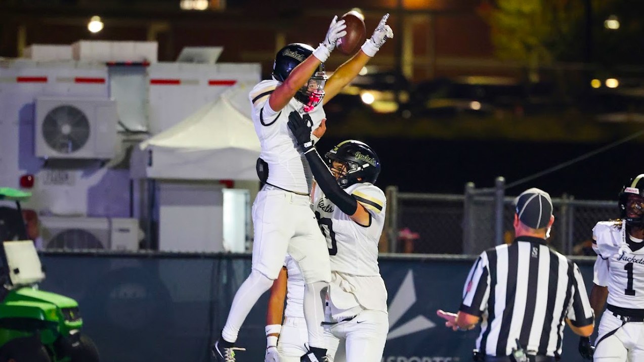 The Jackets celebrate a TD