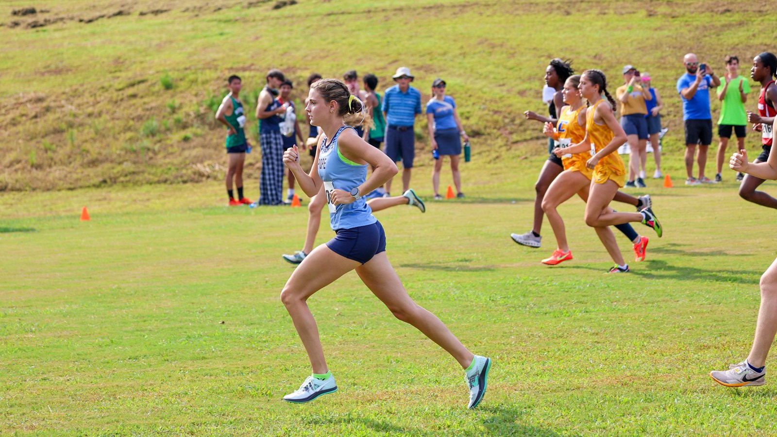 Pope's Josie Hutchinson accelerating towards the finish