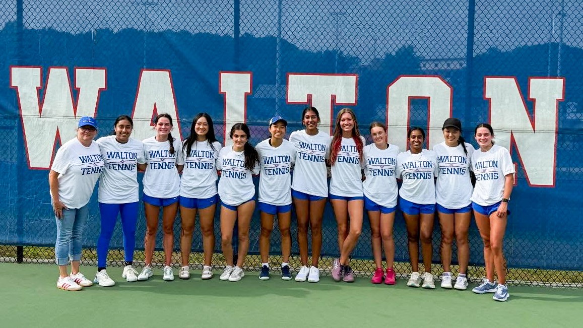 Walton's tennis pose together prior to the State Championshp