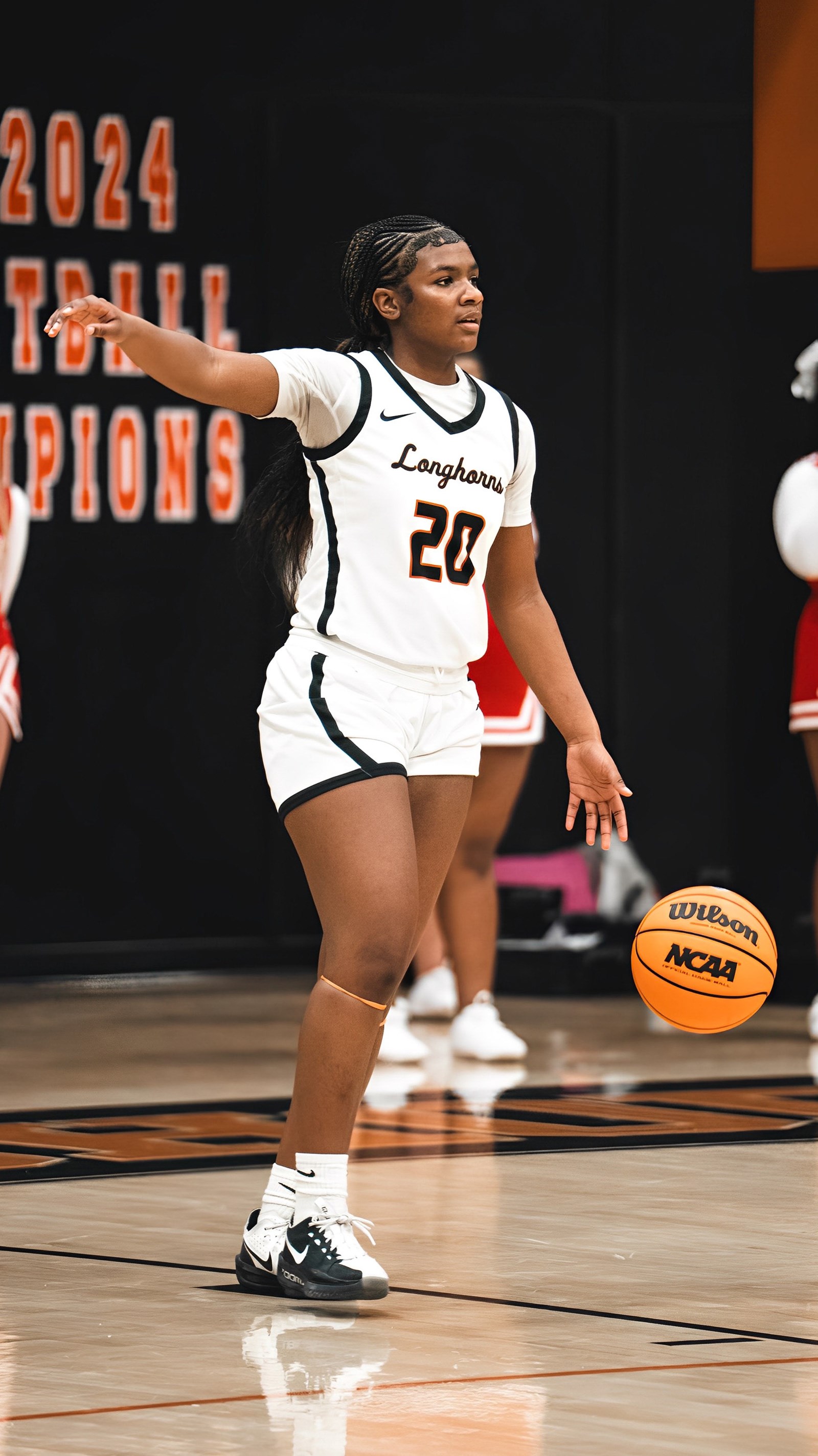 Kell junior Maliyah Gilbert brings the ball upcourt