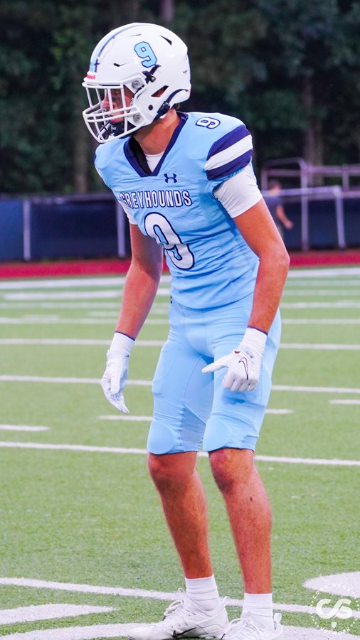 Pope's Thomas Forstner watches for the ball snap