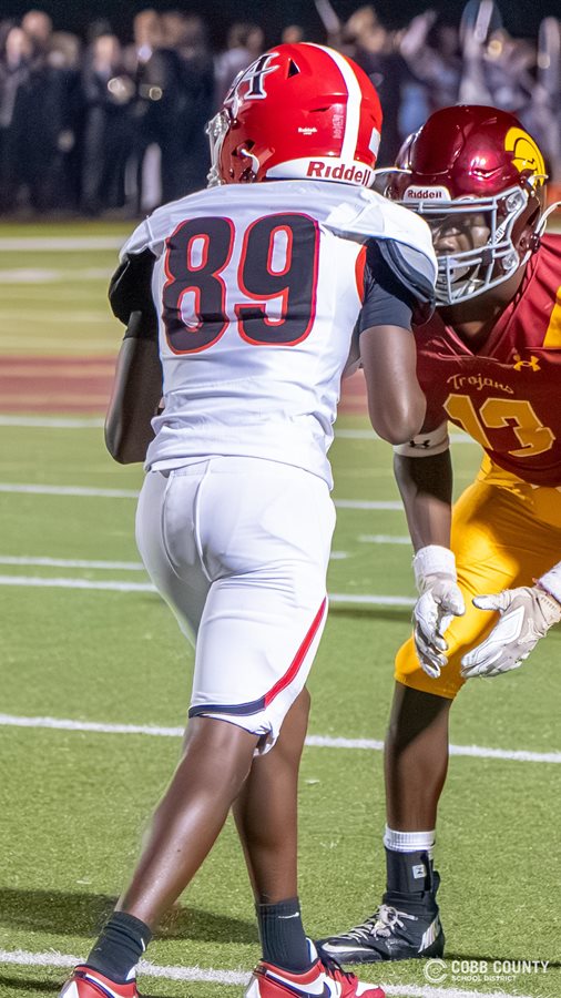 Allatoona's Isaac Young waits for the snap