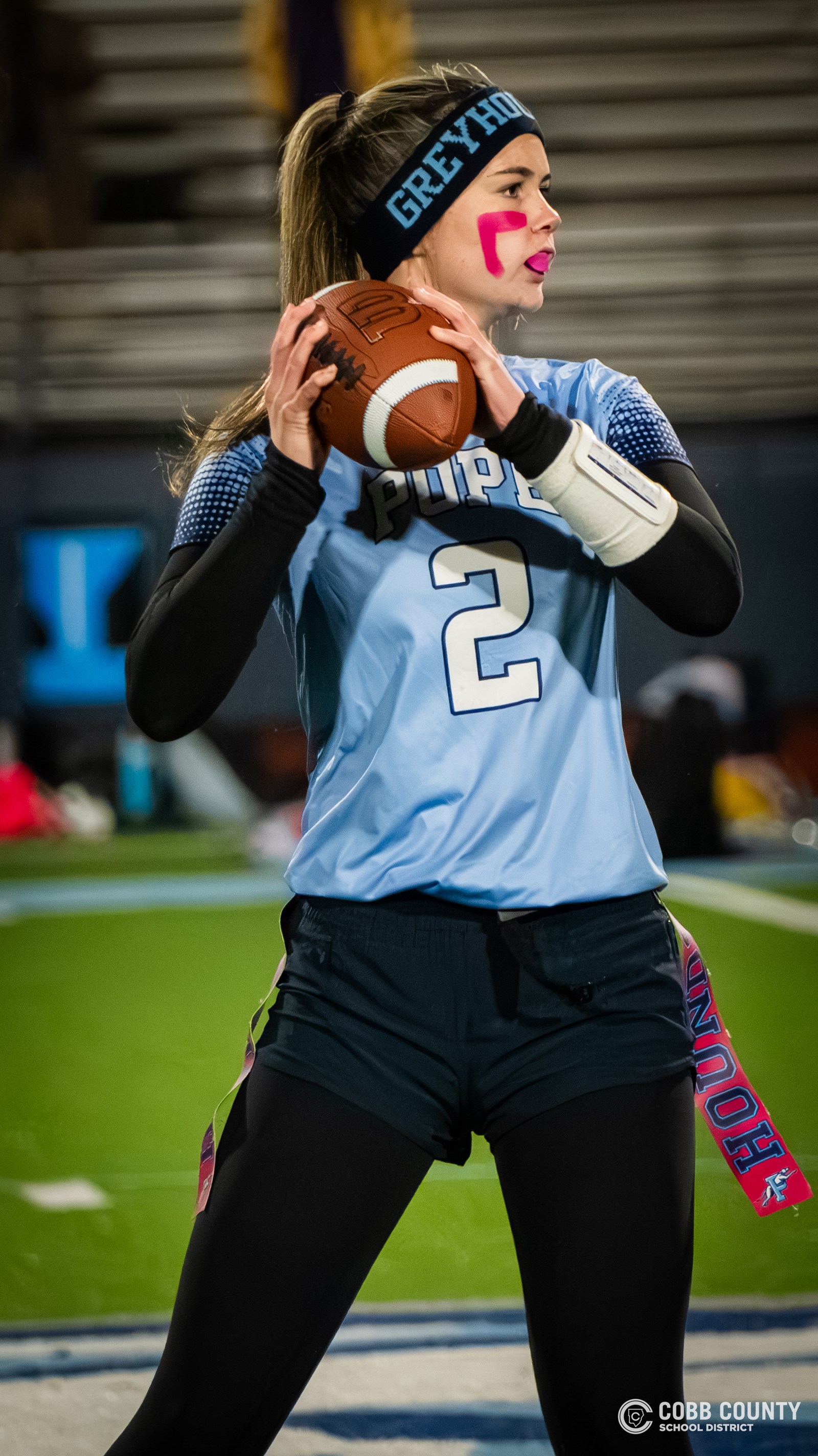 Pope's Abbey Bensman locks in on a receiver