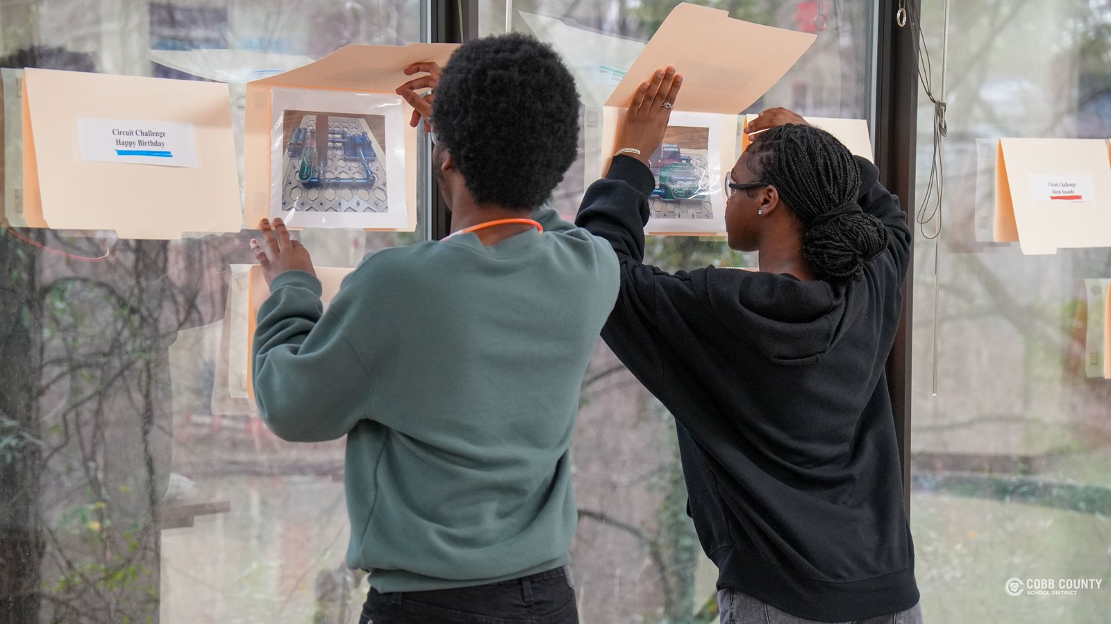 Cobb Online Learning Academy welcomes students for in person event with Cobb EMC.