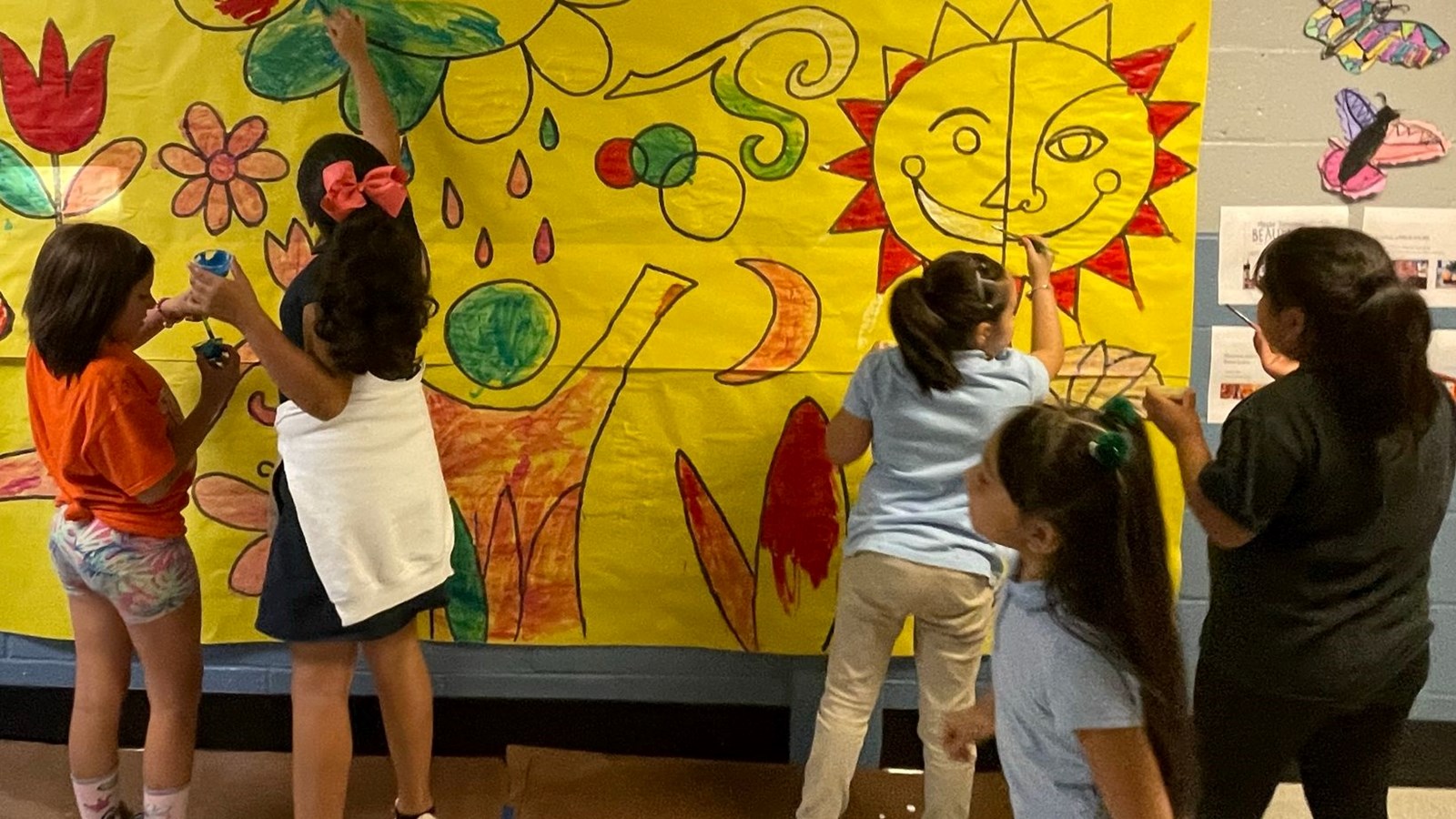 Students paint mural
