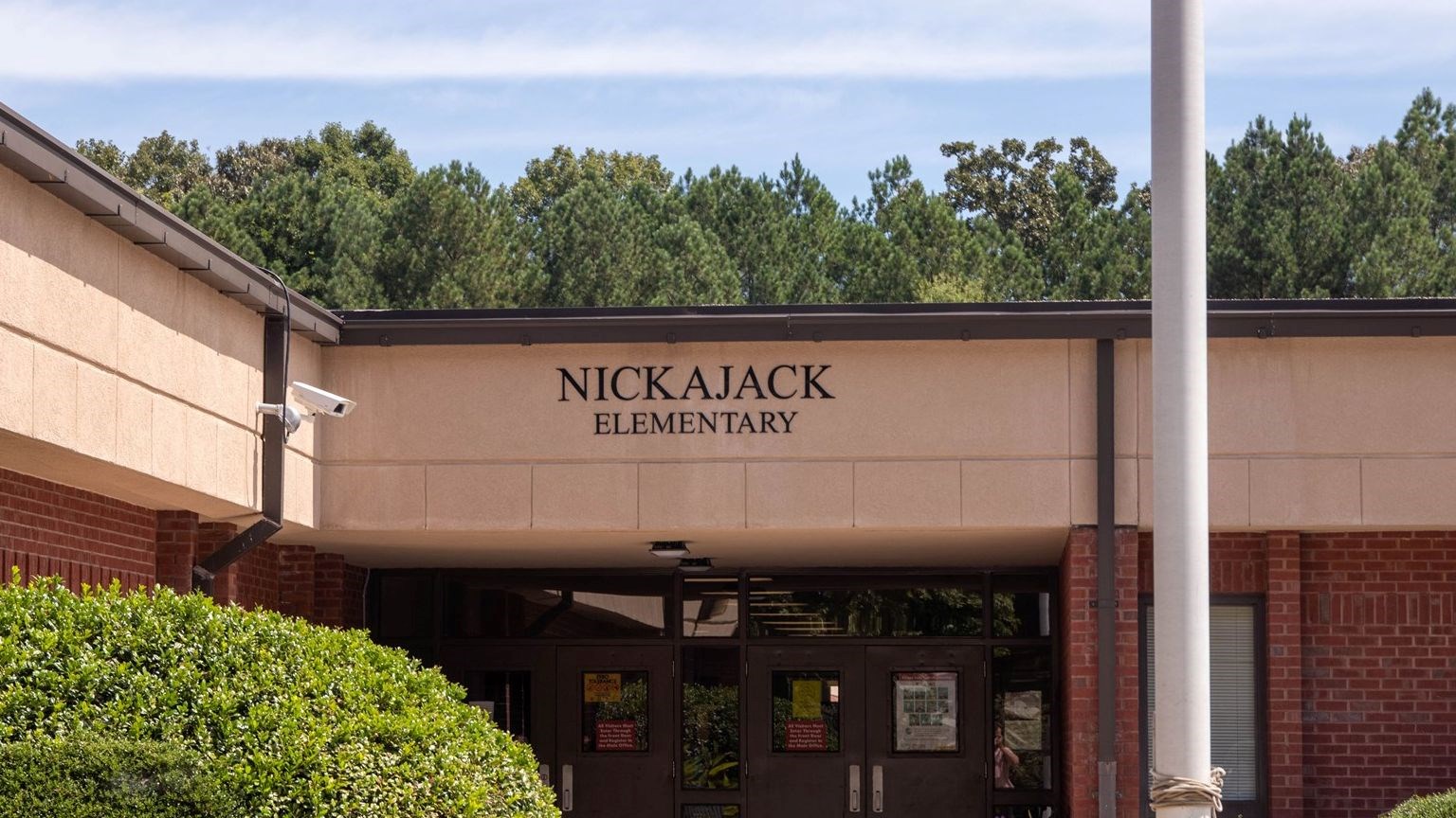 Nickajack Elementary entrance