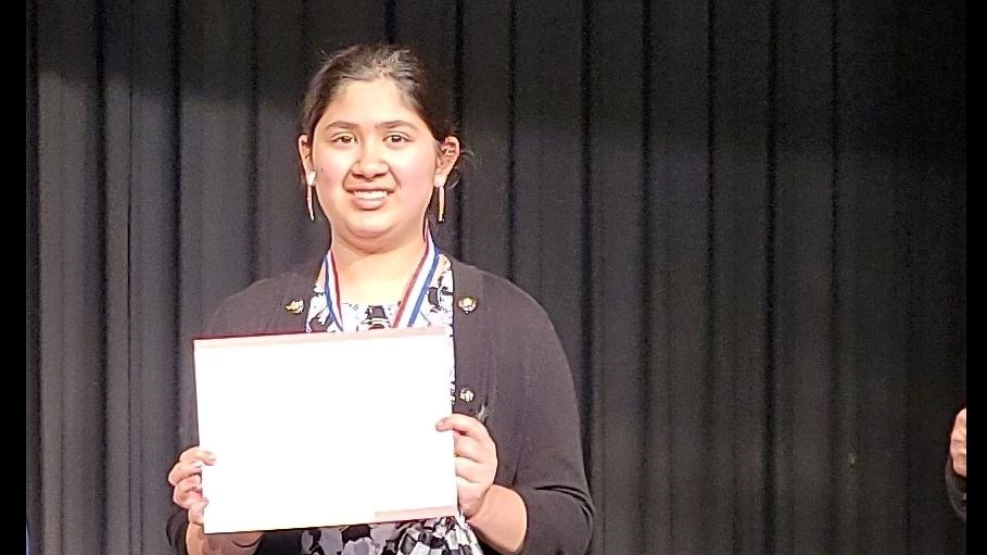 Akshadha with award