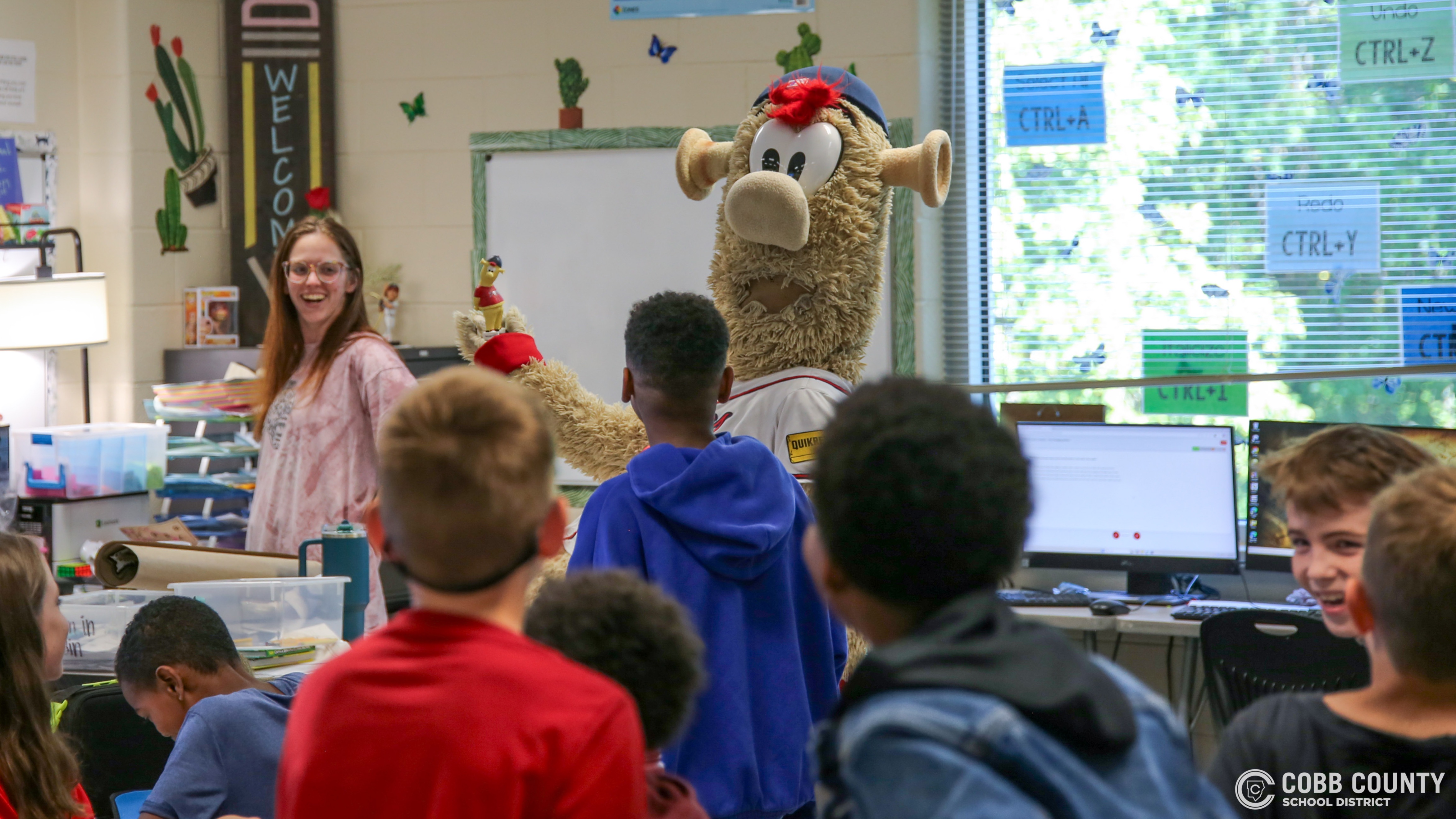 Blooper Brings Braves Spirit to King Springs Elementary