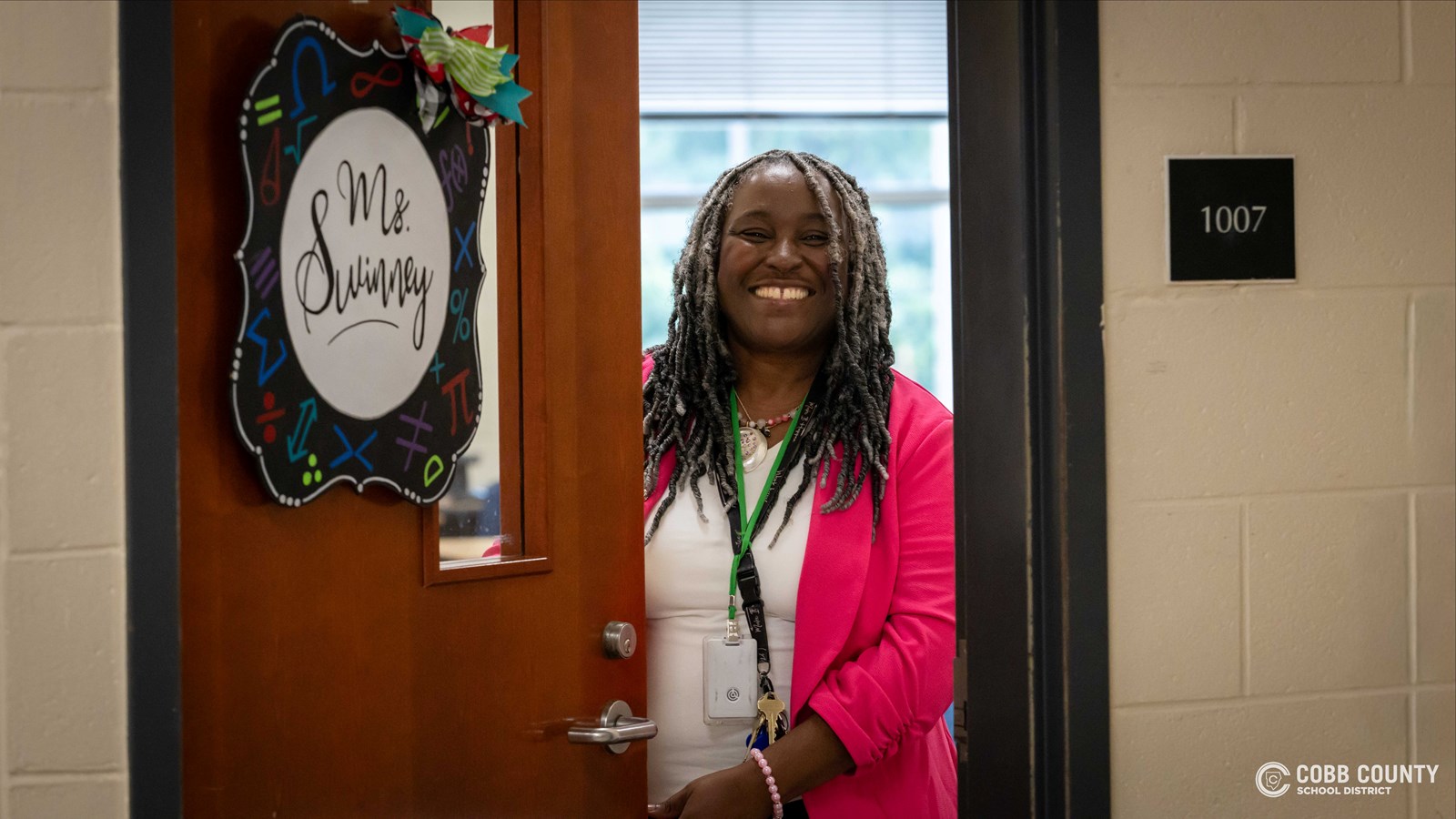 Ms. Diona Swinney shares story of breast cancer battle with students.